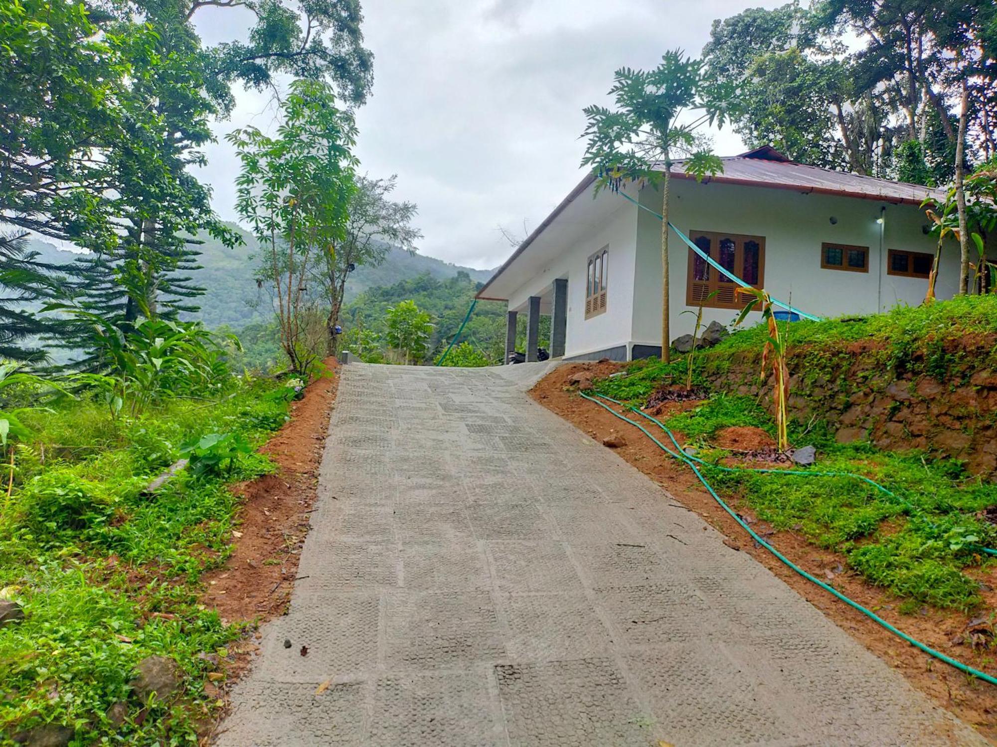 Anivilla Holiday Home Kunjithanny Anachal ภายนอก รูปภาพ
