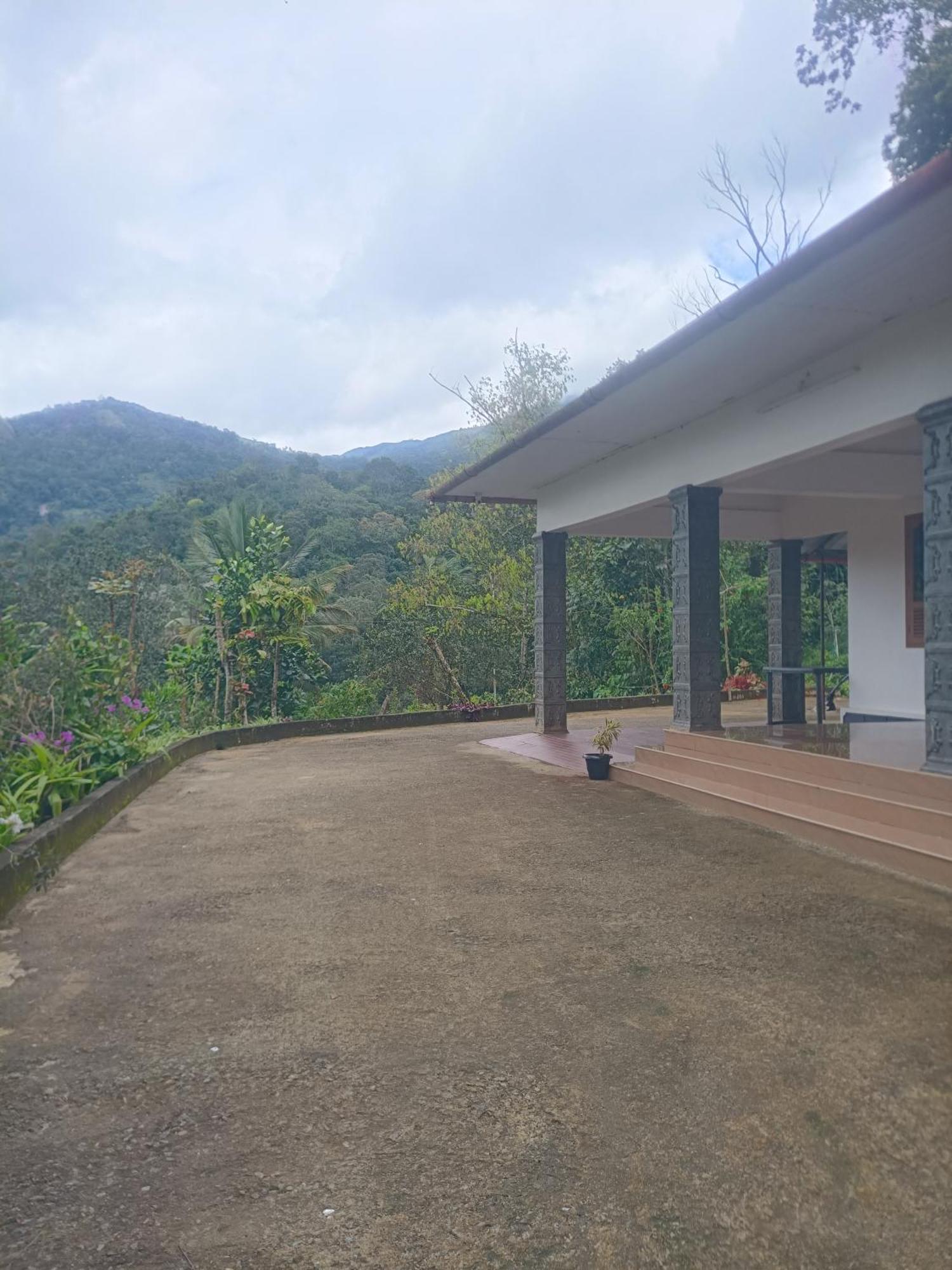Anivilla Holiday Home Kunjithanny Anachal ภายนอก รูปภาพ